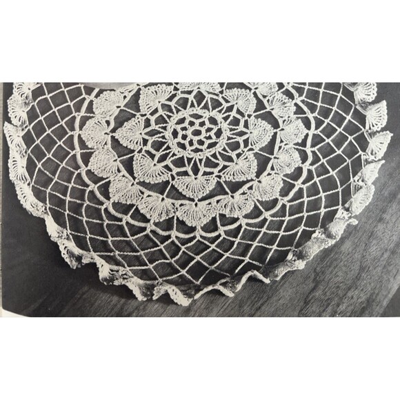 Vintage 1950 Crochet Knit Doily Pattern SEASHELL FAN-FARE Tatted Hairpin 13" - Picture 1 of 1